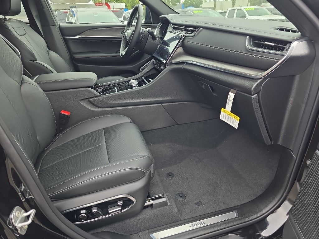 2025 Jeep Grand Cherokee GRAND CHEROKEE OVERLAND 4X4