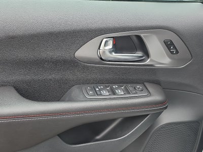 2027 Chrysler Pacifica PACIFICA SELECT