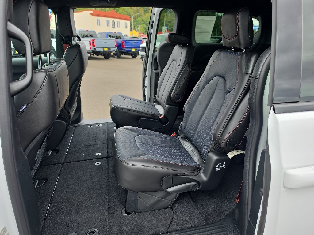 2027 Chrysler Pacifica PACIFICA SELECT