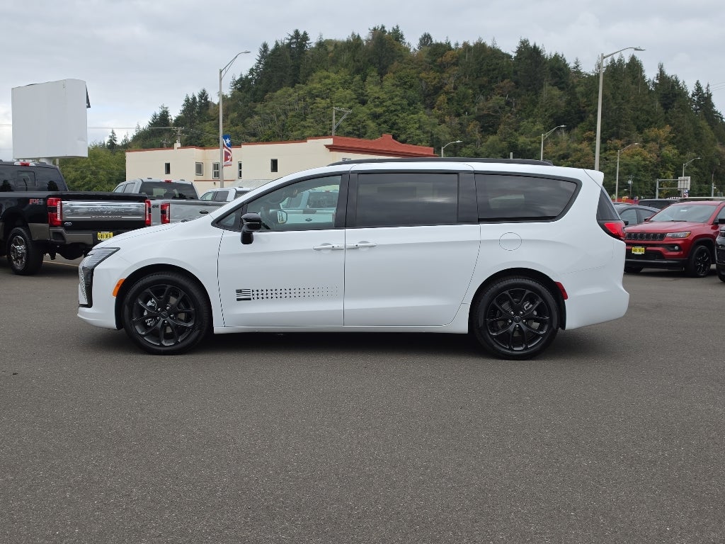 2027 Chrysler Pacifica PACIFICA SELECT