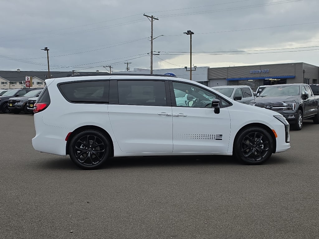 2027 Chrysler Pacifica PACIFICA SELECT
