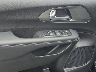 2025 Chrysler Voyager VOYAGER LX