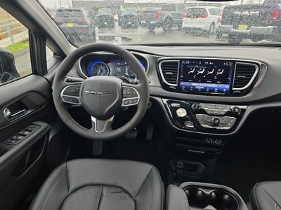 2025 Chrysler Voyager VOYAGER LX