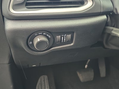 2025 Chrysler Voyager VOYAGER LX