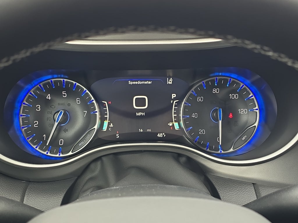 2025 Chrysler Voyager VOYAGER LX