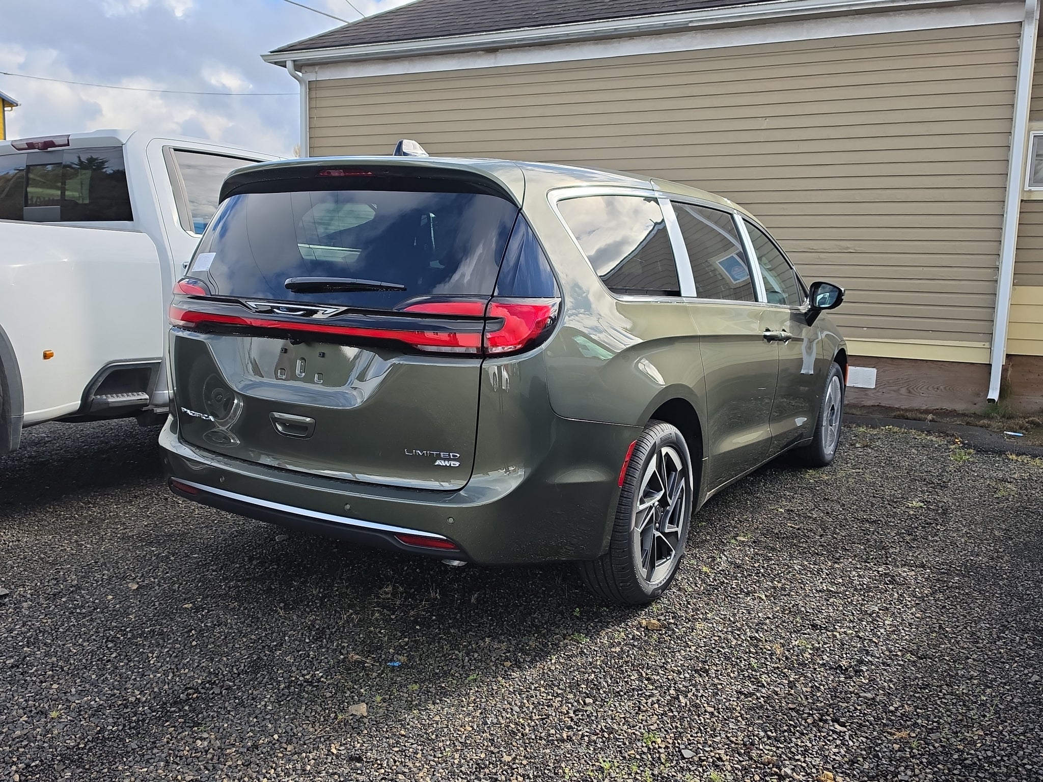 2027 Chrysler Pacifica PACIFICA LIMITED AWD