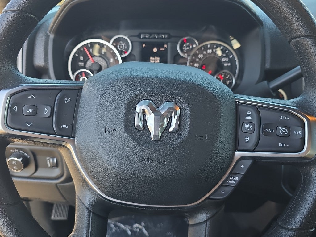 2026 RAM Ram 2500 RAM 2500 BLACK EXPRESS CREW CAB 4X4 8' BOX