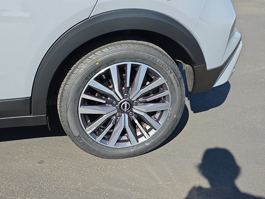 2022 Nissan Kicks SV