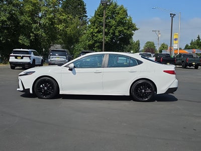 2025 Toyota Camry Hybrid SE