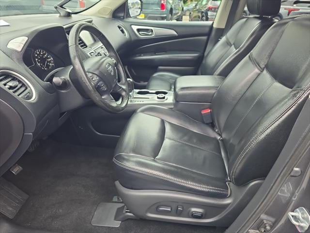 2017 Nissan Pathfinder SL