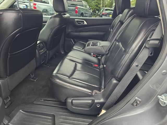 2017 Nissan Pathfinder SL