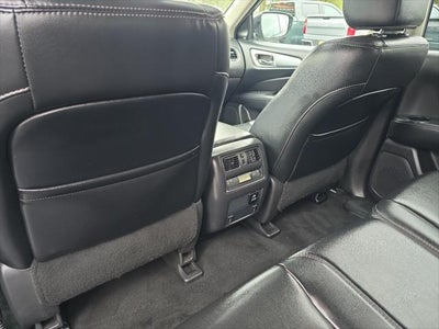 2017 Nissan Pathfinder SL
