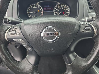 2017 Nissan Pathfinder SL