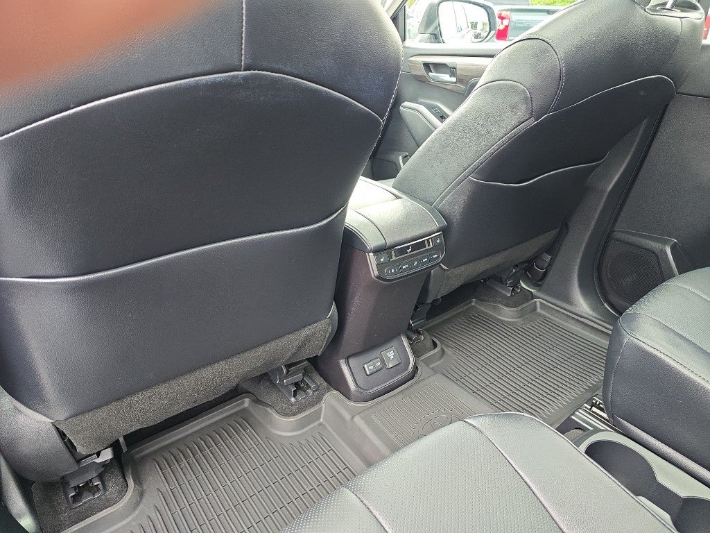 2023 Toyota Highlander Hybrid Hybrid Platinum