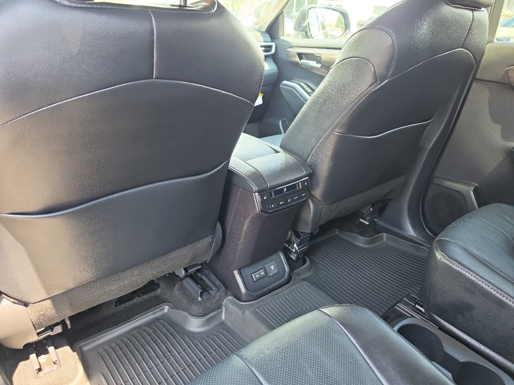 2024 Toyota Highlander Platinum