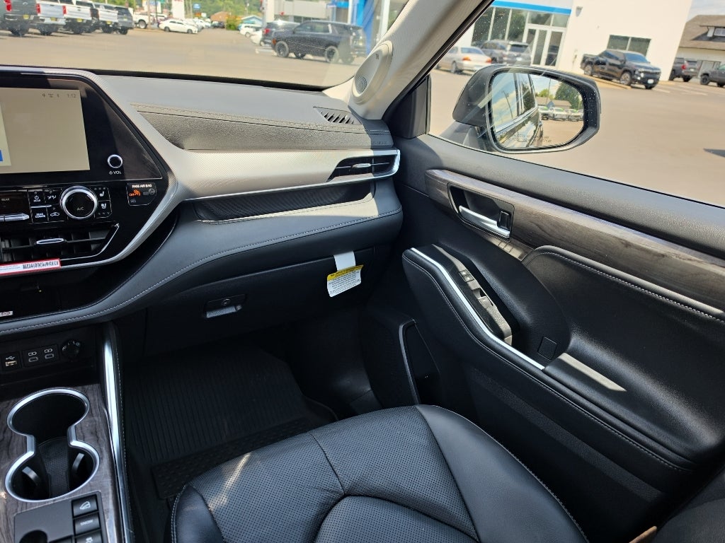 2024 Toyota Highlander Platinum