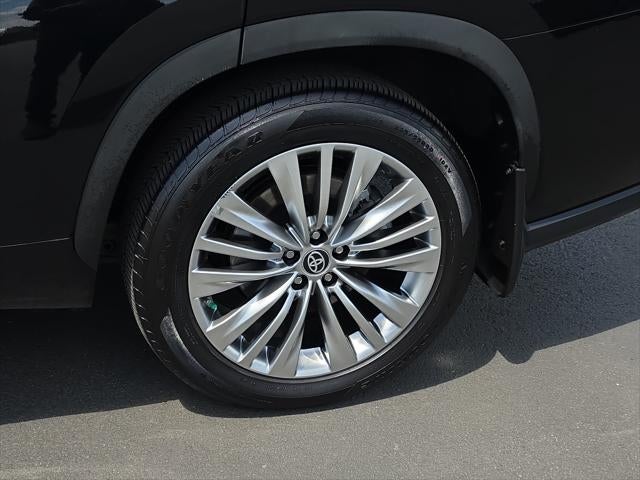 2024 Toyota Highlander Platinum
