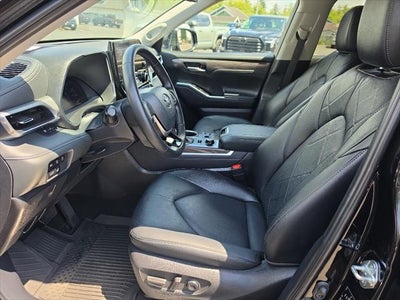 2024 Toyota Highlander Platinum