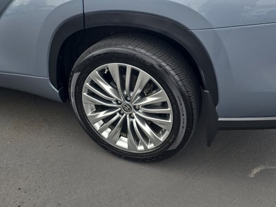 2024 Toyota Highlander Platinum