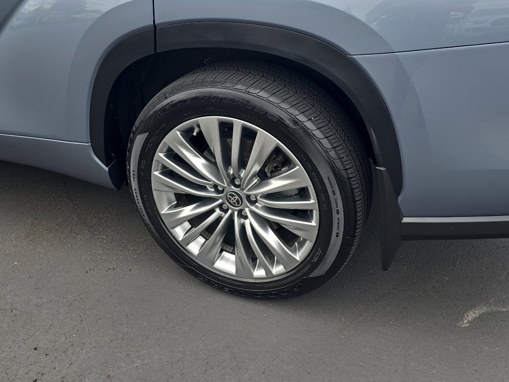 2024 Toyota Highlander Platinum