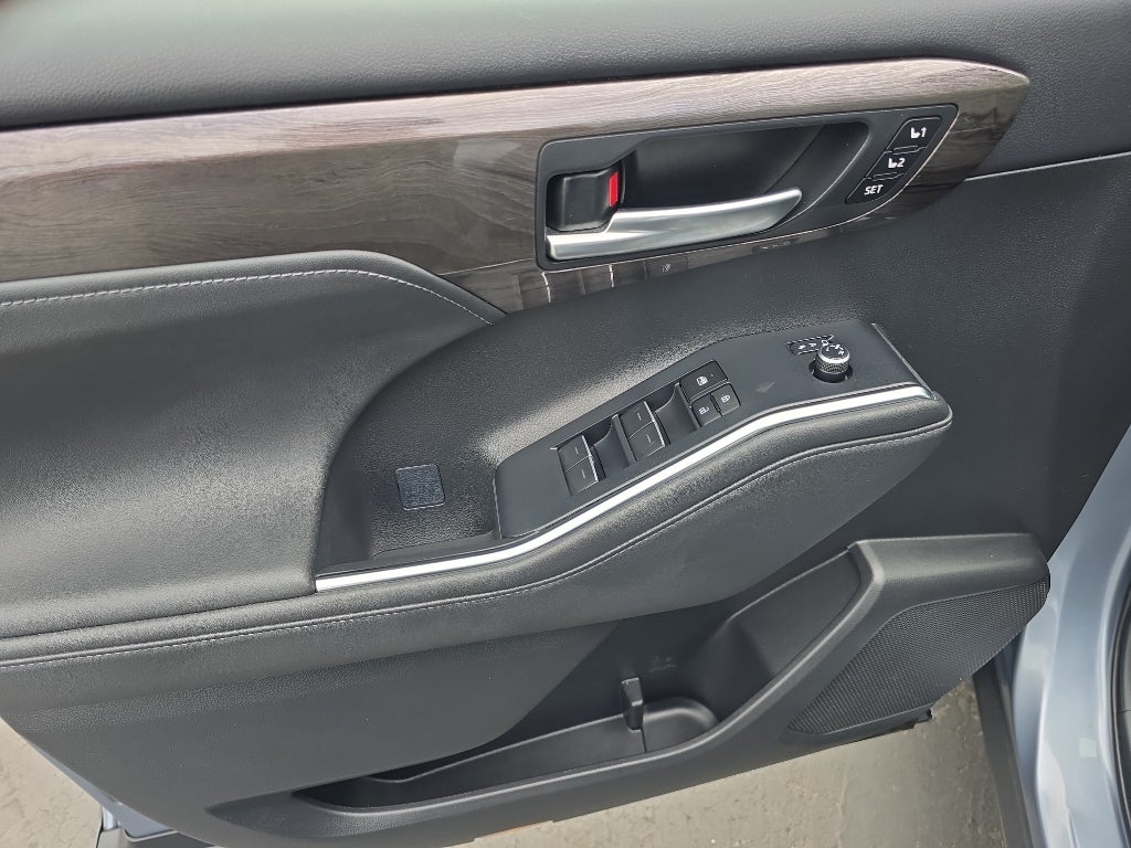 2024 Toyota Highlander Platinum