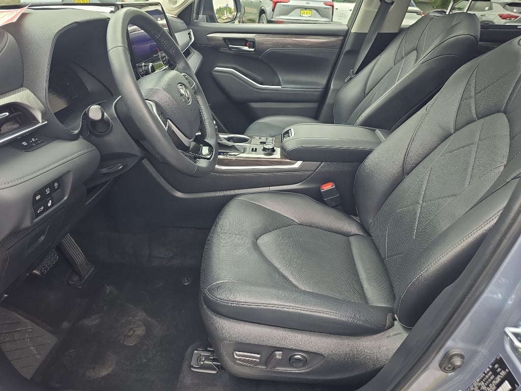 2024 Toyota Highlander Platinum