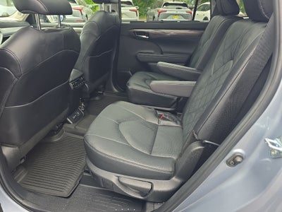 2024 Toyota Highlander Platinum