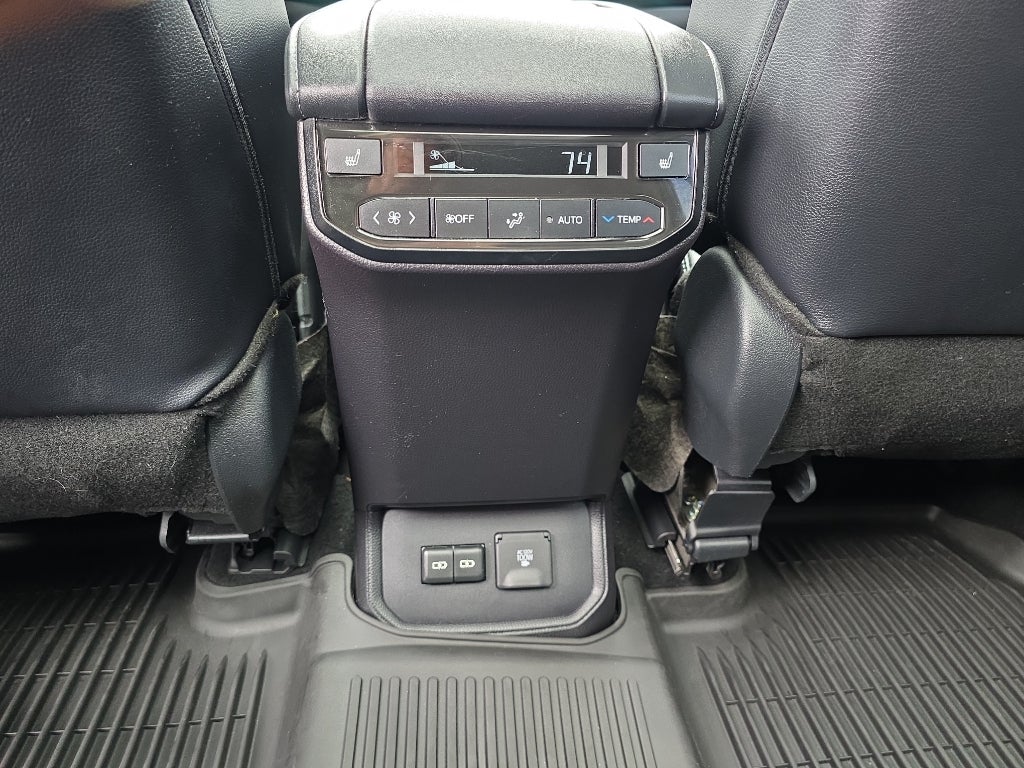 2024 Toyota Highlander Platinum