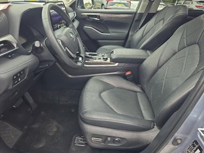 2024 Toyota Highlander Platinum
