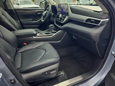 2024 Toyota Highlander Platinum