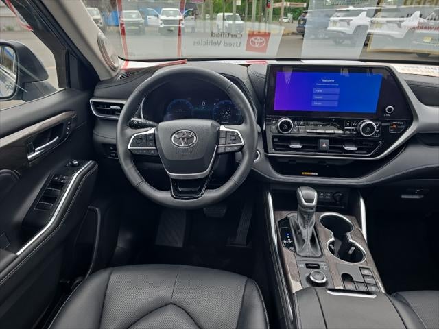 2024 Toyota Highlander Platinum