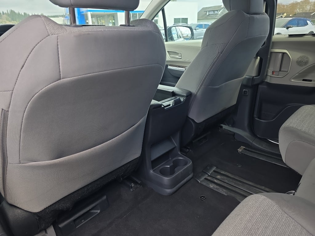 2024 Toyota Sienna LE