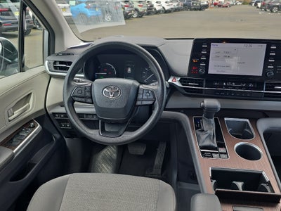 2024 Toyota Sienna LE