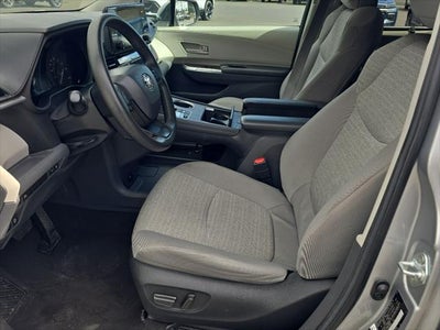 2024 Toyota Sienna LE