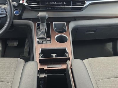 2024 Toyota Sienna LE