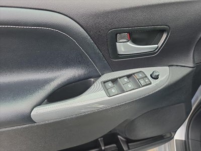 2015 Toyota Sienna SE