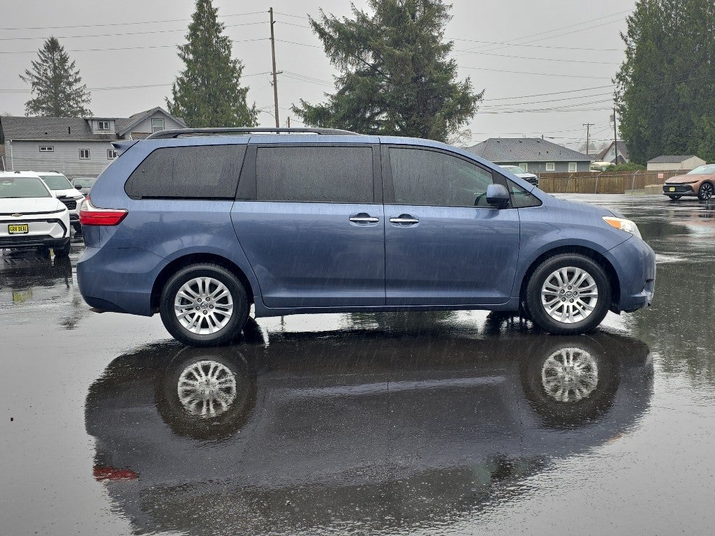 2015 Toyota Sienna XLE