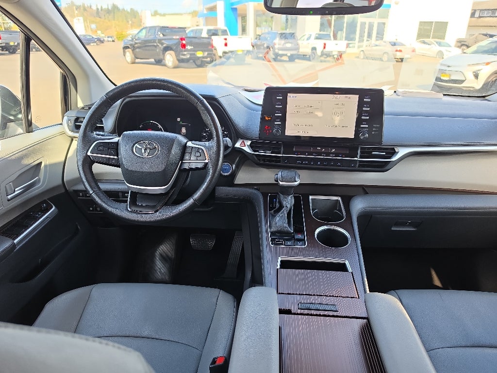 2024 Toyota Sienna XLE