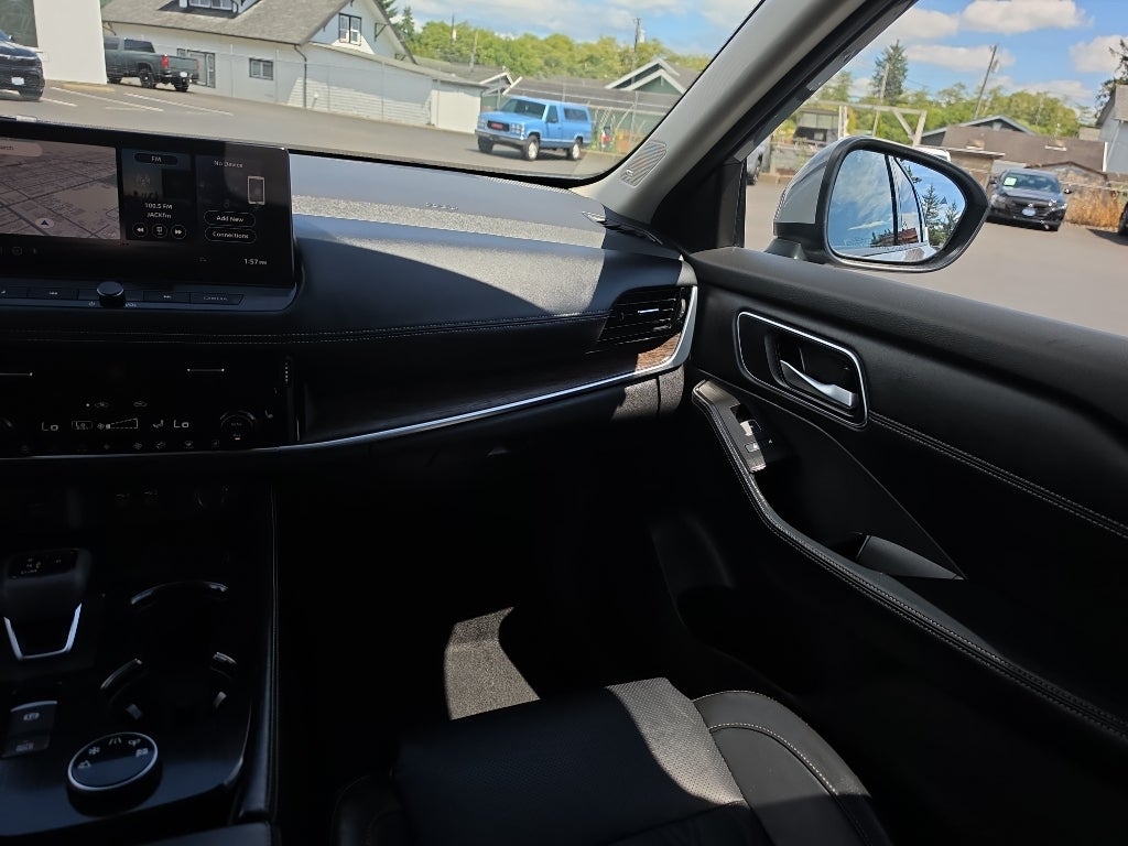 2025 Nissan Rogue Platinum