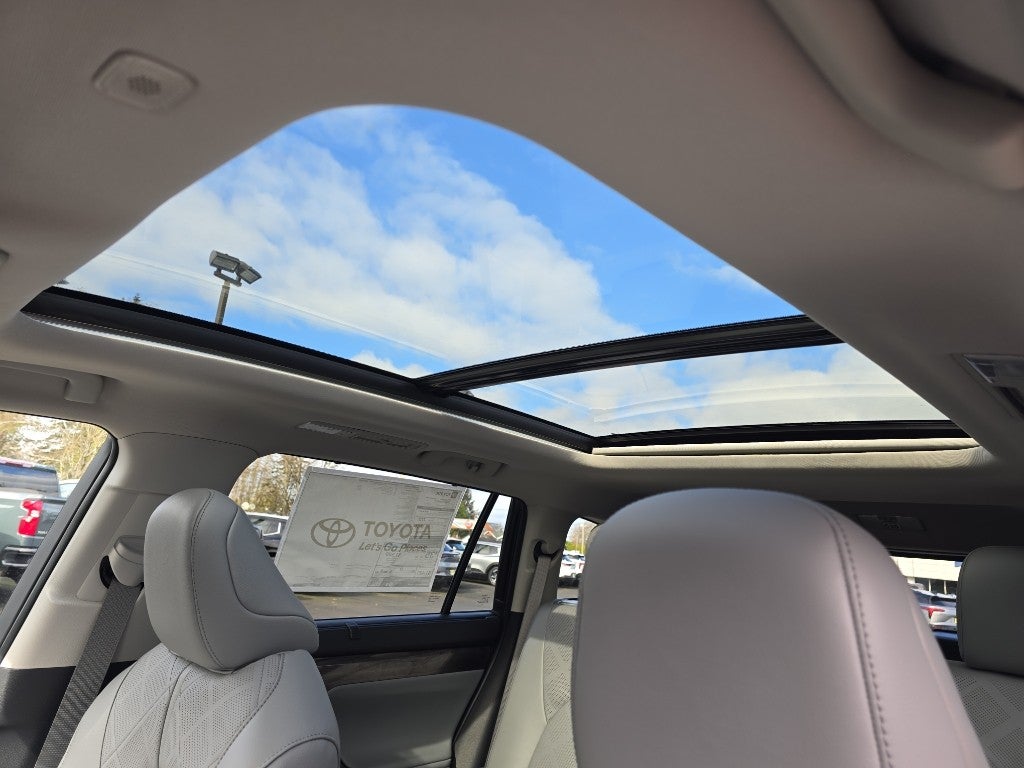 2026 Toyota Highlander Hybrid Hybrid Platinum