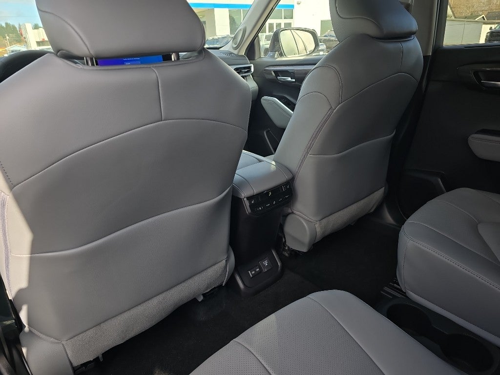 2026 Toyota Highlander Hybrid Hybrid Platinum