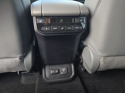 2026 Toyota Highlander Hybrid Hybrid Platinum