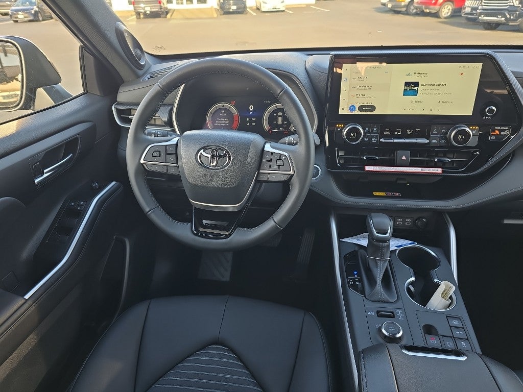 2026 Toyota Highlander XSE