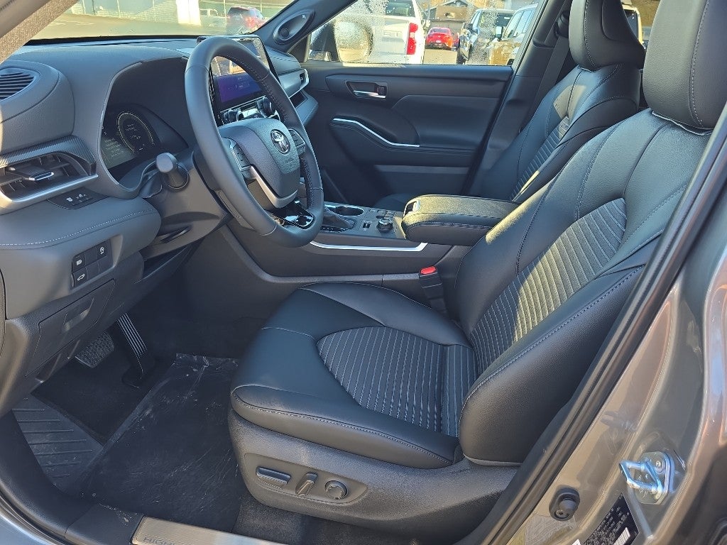 2026 Toyota Highlander XSE