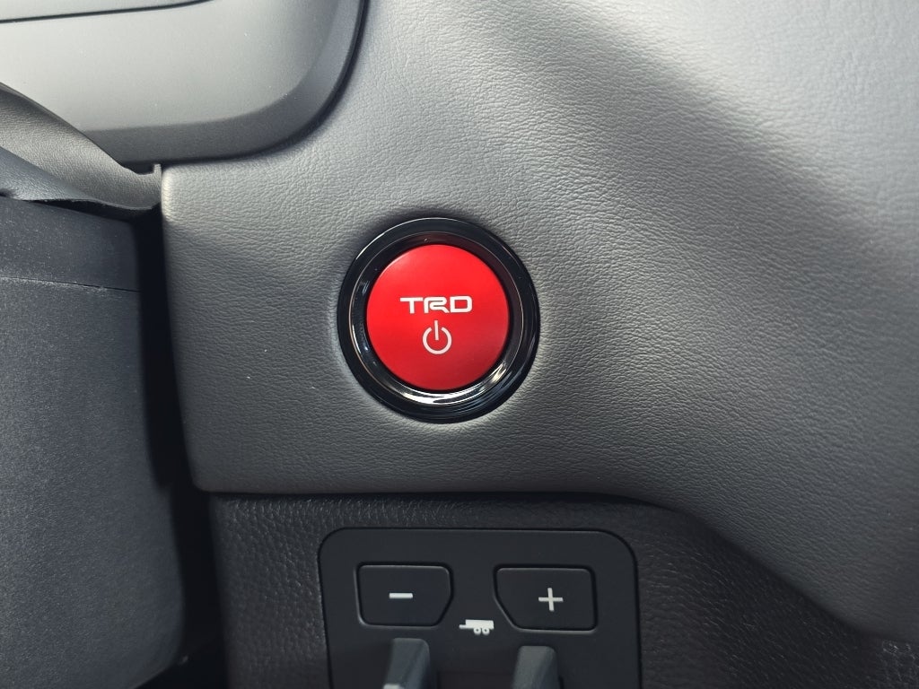 2026 Toyota Tundra i-FORCE MAX Platinum i-FORCE MAX