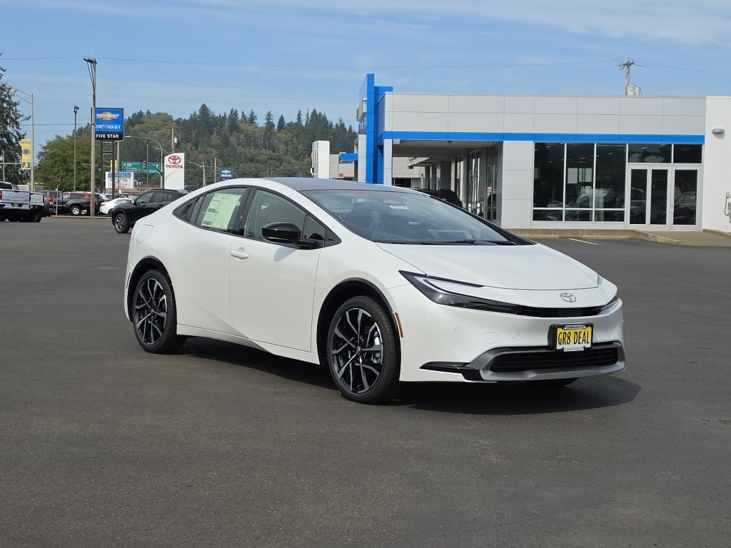 2027 Toyota Prius Plug-in Hybrid XSE Premium
