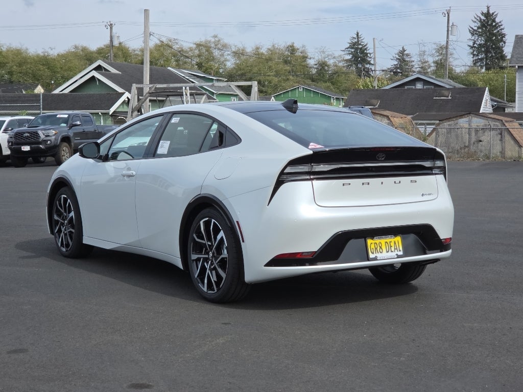 2027 Toyota Prius Plug-in Hybrid XSE Premium