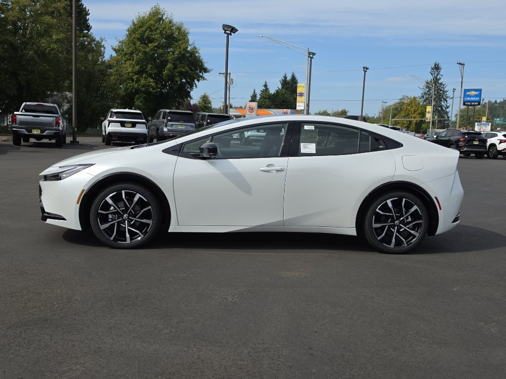 2027 Toyota Prius Plug-in Hybrid XSE Premium