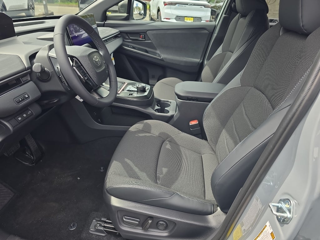 2026 Toyota C-HR SE/XSE SE