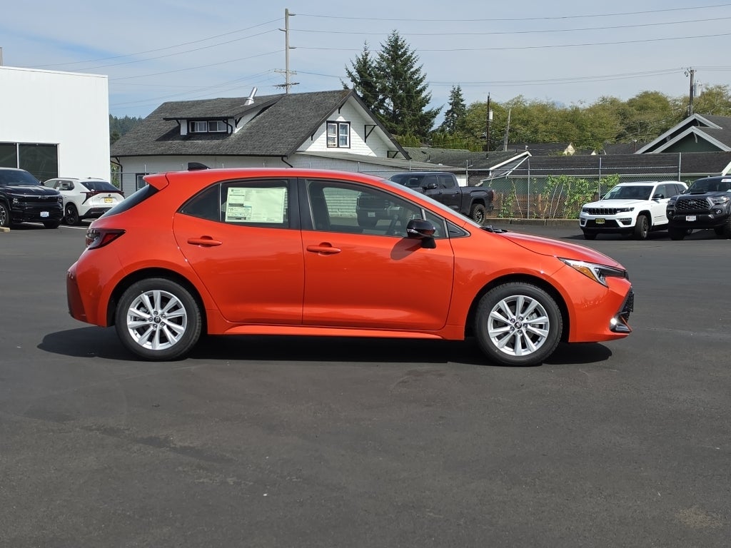 2027 Toyota Corolla Hatchback SE